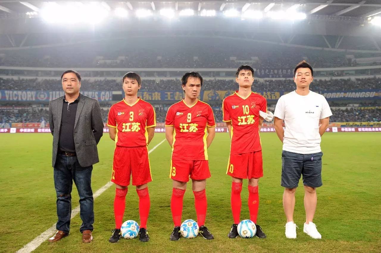 《inZOI》发布紧急补丁回滚部分模块版本至10月份