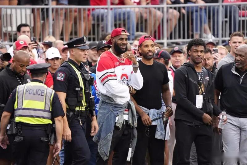 意媒：国米中卫帕拉西奥斯想要重返前东家里瓦达维亚独立