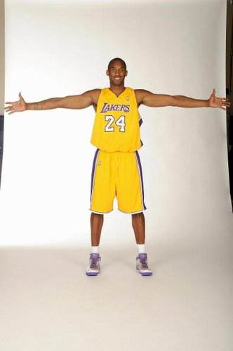 意大利杯16强综述：AC米兰从容应战内战称雄，博洛尼亚双线作战疲态尽显