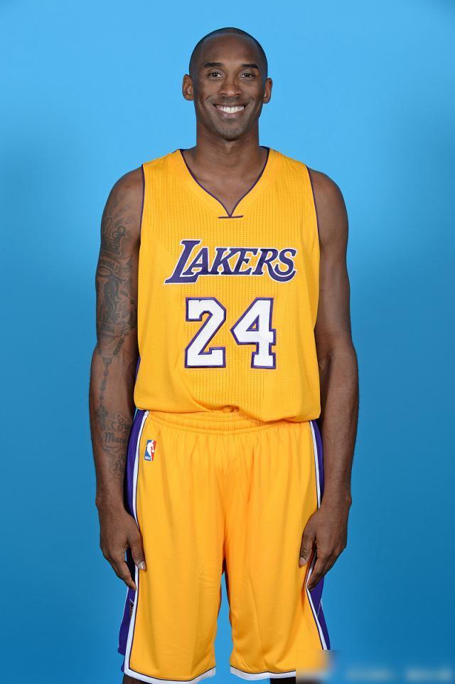 杜兰特关键三分，锁定比赛胜利