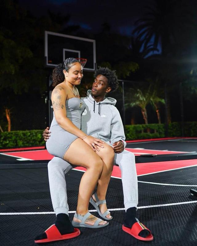 邮报：明年世界杯上下半场中段设强制补水时间，每次三分钟