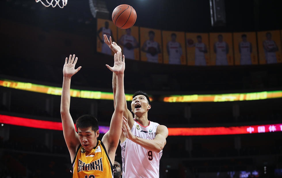 湖人108-125不敌太阳结束7连胜，东契奇38+11+9失误，詹姆斯10分，狄龙33分