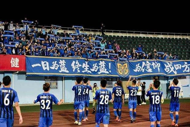 无奈空砍，库里21中11得31分3板5助，三分11中3正负值-9首发最低